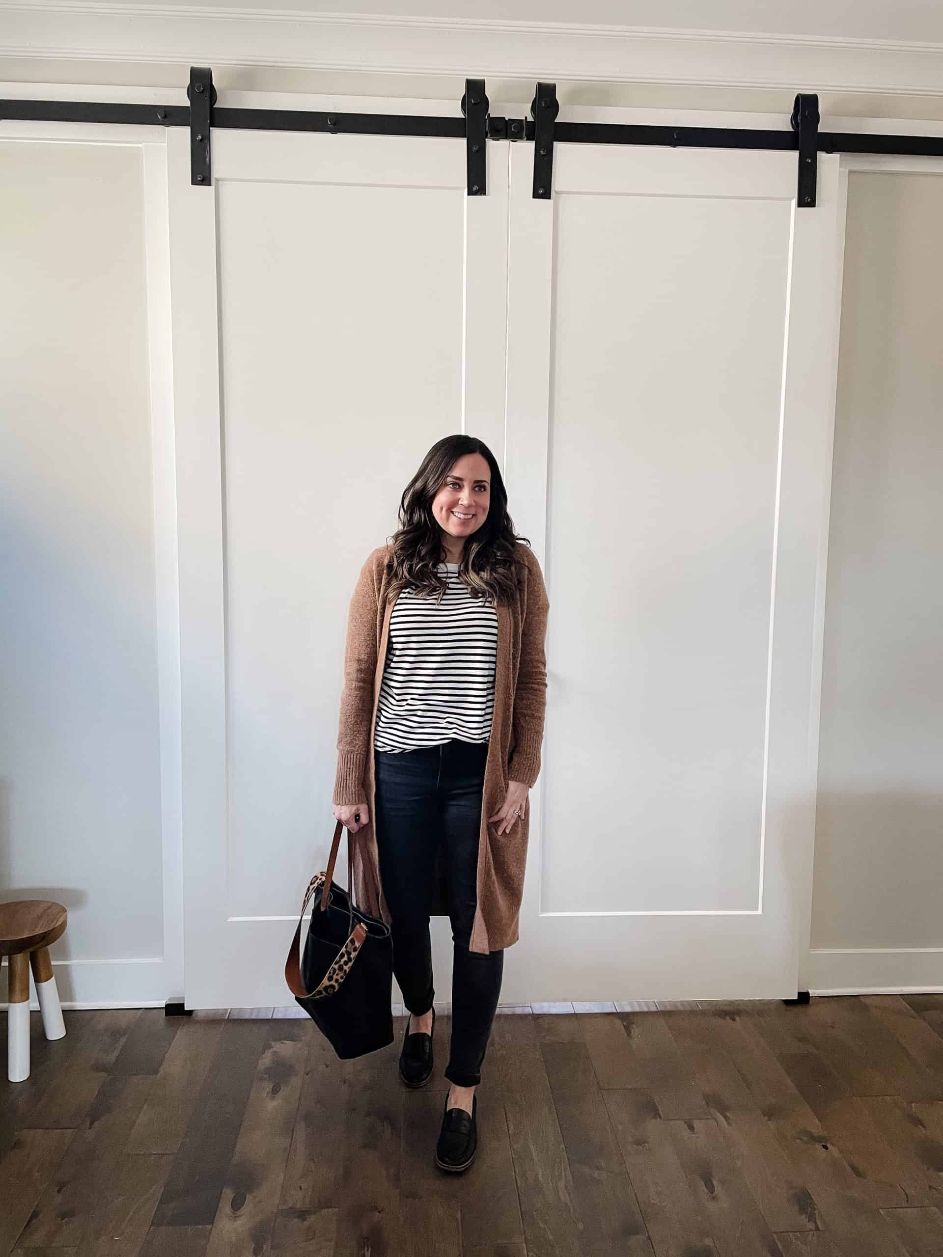 5 Outfits with Black Jeans and Penny Loafers – ElleBeeLovely