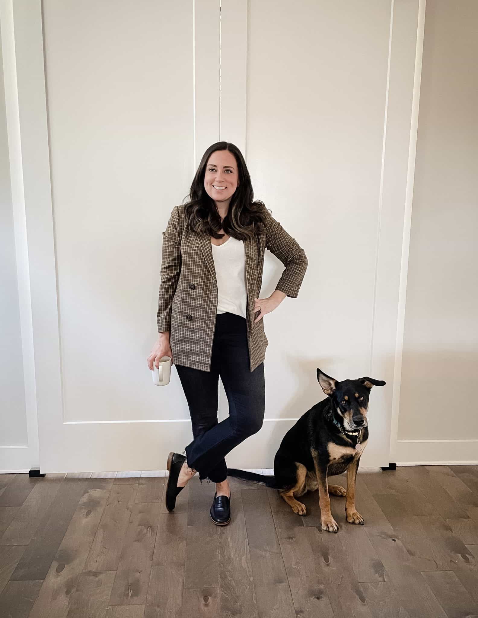 5 Outfits with Black Jeans and Penny Loafers – ElleBeeLovely